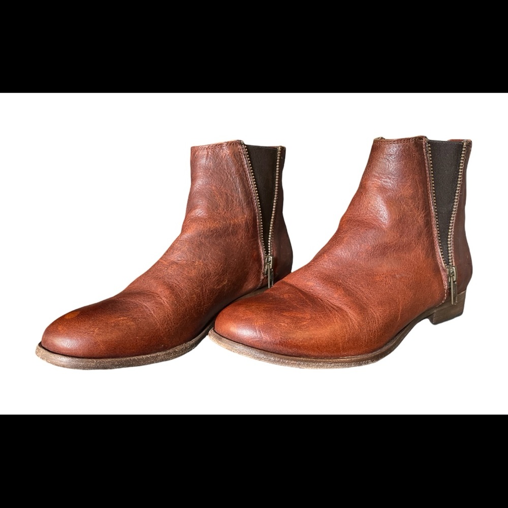 FRYE Women's Carly Zip Chelsea Boot
